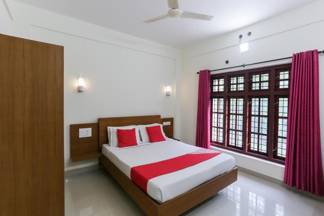 Oyo 8897 Resort August Residency Sultan Bathery Esterno foto